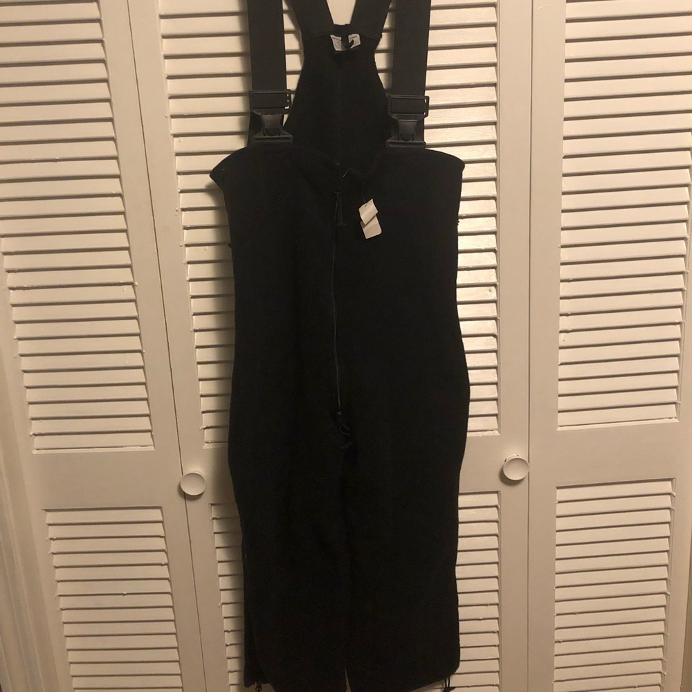 Synthetic Fleece Trousers w/Integrated Suspenders. Medium Short/Reg. Army.